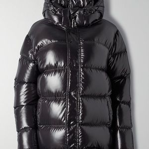 Aritzia The Super Puff Jacket